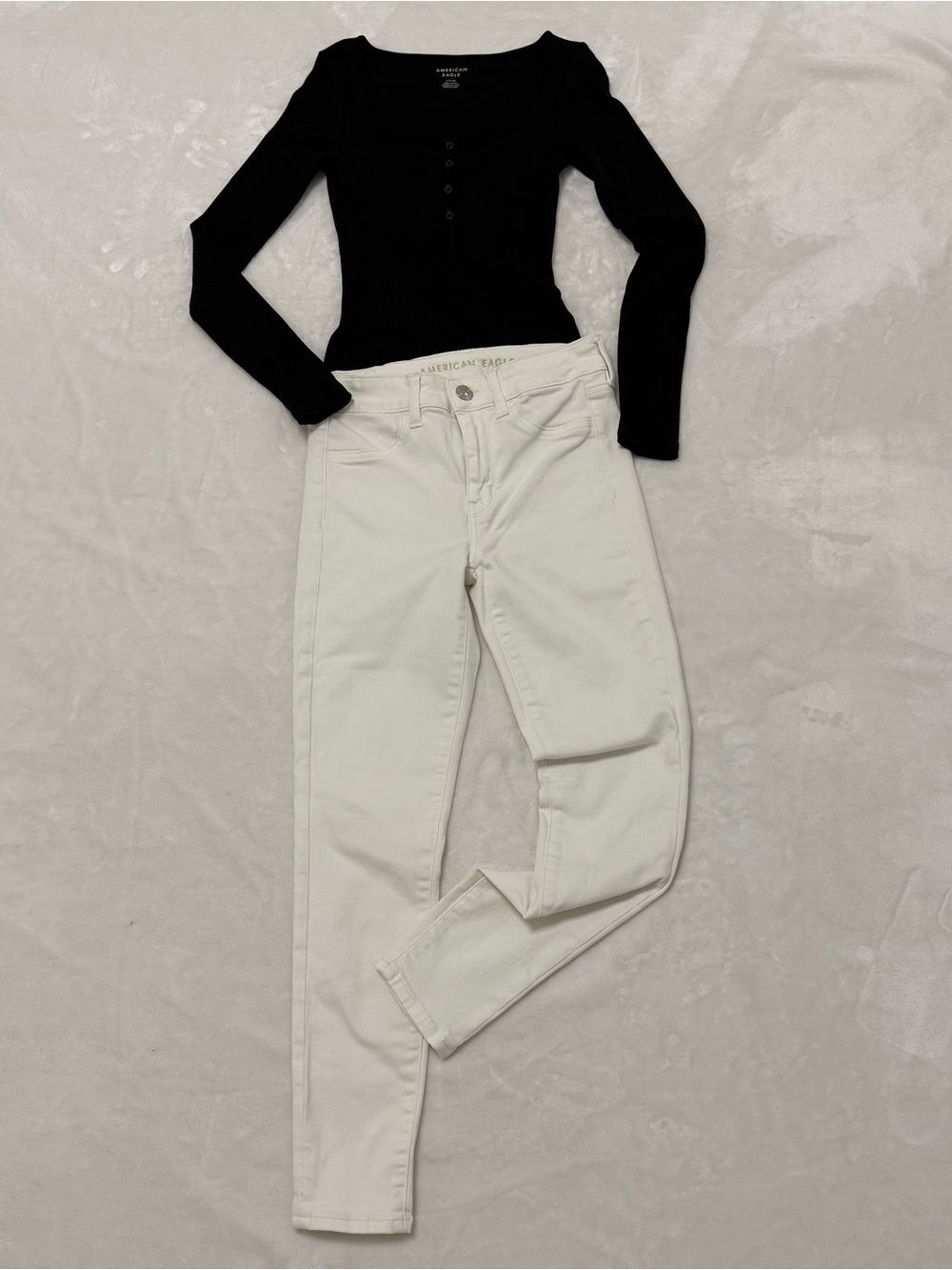 American Eagle 2-Piece Set Black Henley Top & White Hi-Rise Jeggings Size S/4